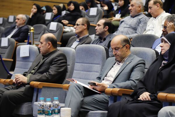 تجلیل از برگزیدگان ایثار با یاد شهدای شجره طیبه