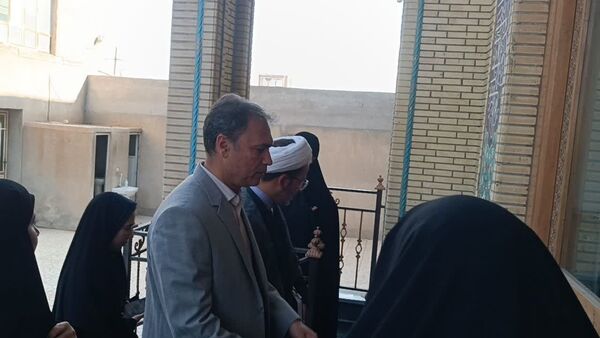 بازدید مسئولین اداره آموزش و پرورش از حوزه علمیه مکتب نرجس کاشمر