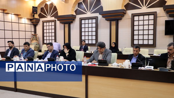 نشست شورای آموزش‌وپرورش استان بوشهر با محوریت آغاز اجرای طرح‌های ملی «حامی»، «توانا»