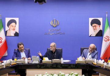 در تهران و فلات مرکزی ایران نباید مجوز هیچ صنعت آب‌بری داده شود