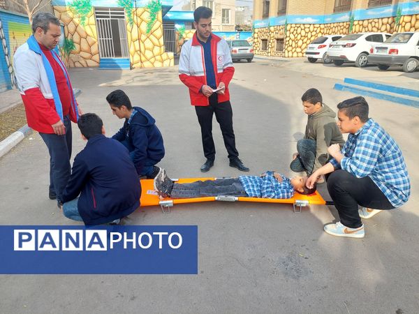 مانور زلزله و ایمنی در مدارس شهرستان ورامین 