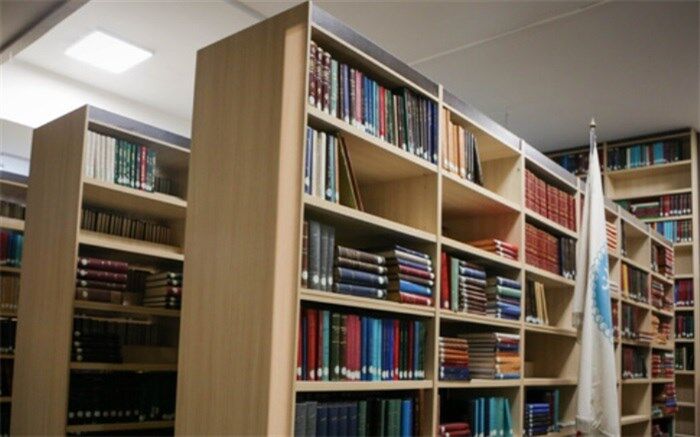 دانش آموزان اردکانی‌ به شوق کتاب، مدرسه تا کتابخانه را پیاده پیمودند