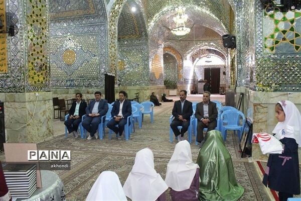 تجدید بیعت دانش آموزان بافقی با شهدا