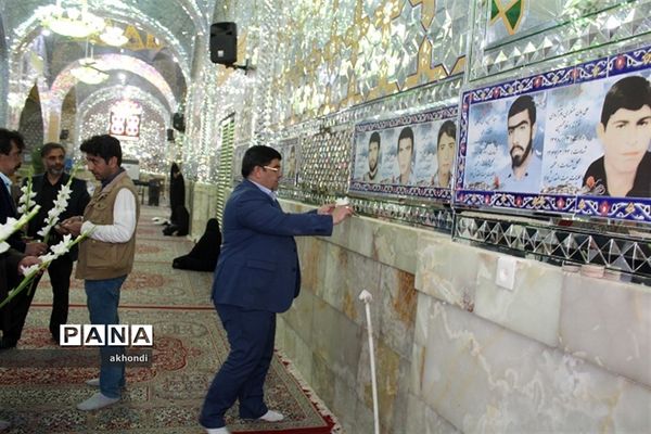 تجدید بیعت دانش آموزان بافقی با شهدا