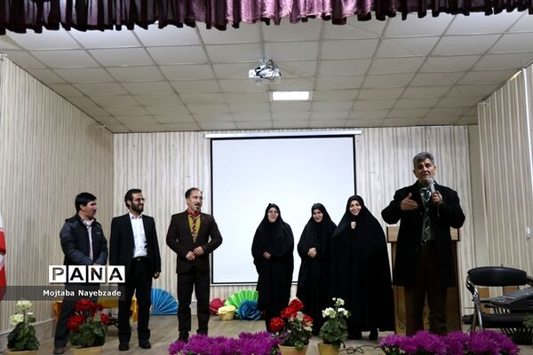 دوره آموزشی مربیان پیشتاز سازمان دانش‌آموزی ناحیه 7 مشهد