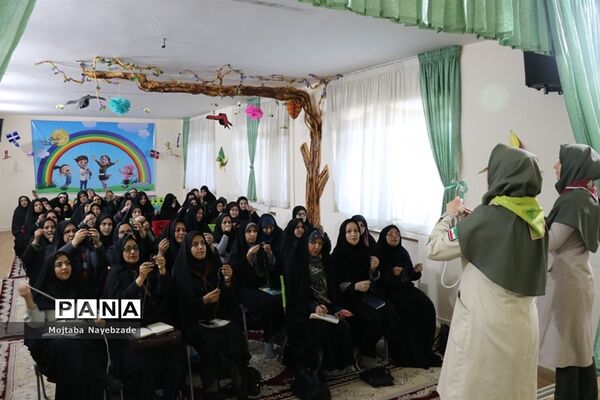 دوره آموزشی مربیان پیشتاز سازمان دانش‌آموزی ناحیه 7 مشهد
