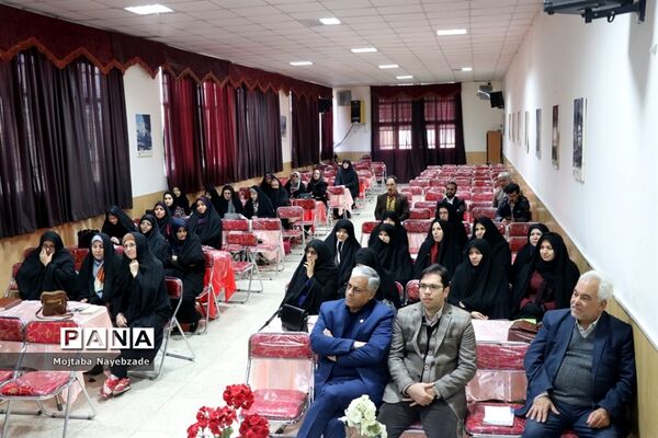 دوره آموزشی مربیان پیشتاز سازمان دانش‌آموزی ناحیه 7 مشهد