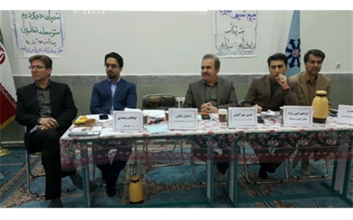 در عین دقت و قانون مداری باید فضای آرامی برای دانش آموزان فراهم کنیم