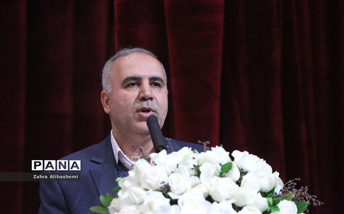 نظریان: دانش آموزان درکنار هوش منطقی باید به هوش اخلاقی و اجتماعی توجه ویژه داشته باشند