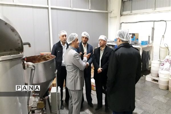 بازدید معاون تربیت بدنی و سلامت و روسای ادارات آموزش و پرورش آذربایجان شرقی ازمحصولات غذایی نظری