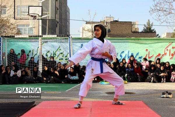 المپیاد ورزشی درون مدرسه‌ای