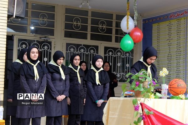 المپیاد ورزشی درون مدرسه‌ای