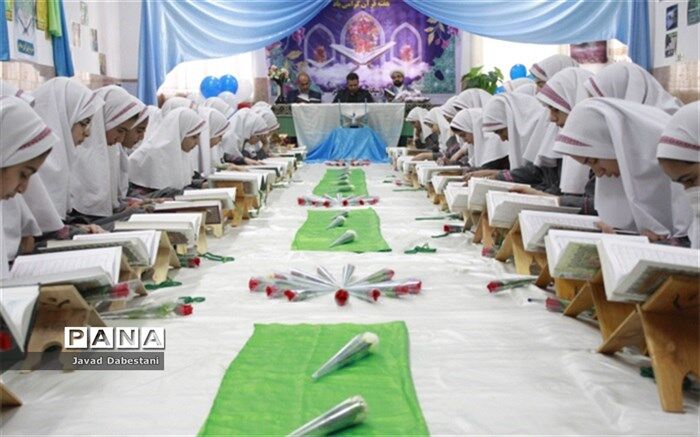 محفل انس با قرآن آموزشگاه قرآنی هاجر برگزار شد