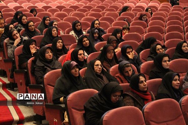 برگزاری نخستین کارگاه سخنوری و فن بیان ویژه مربیان پیشتاز در فارس