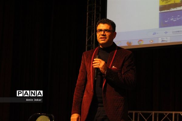 برگزاری نخستین کارگاه سخنوری و فن بیان ویژه مربیان پیشتاز در فارس