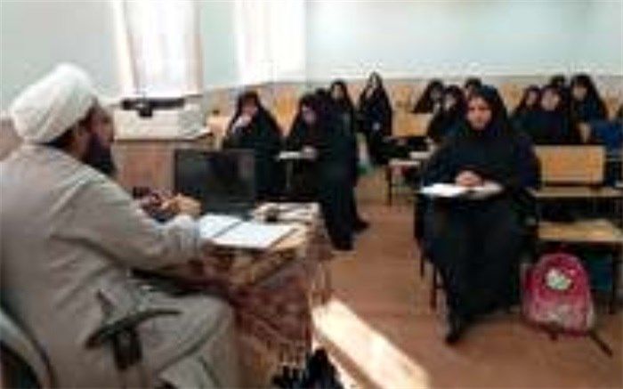 مهارت افزایی مبلغین طرح امین مدارس در بافق