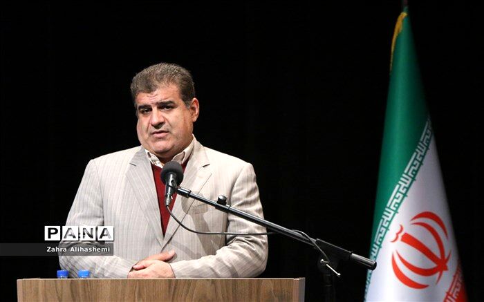 حساب کسانی را که دیگر آموزش پذیر نیستند از بی‌سوادان جدا کنیم