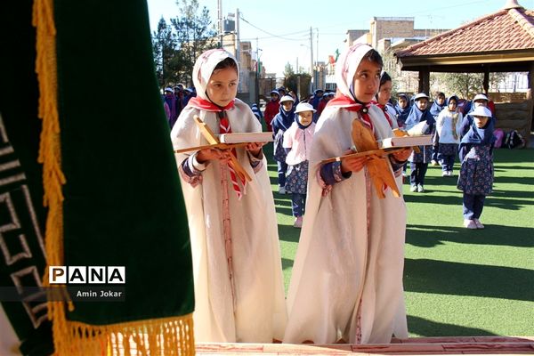 بازدید مشاور رئیس سازمان دانش آموزی کشور از مدرسه تمام تشکیلاتی گندم شهرستان مرودشت