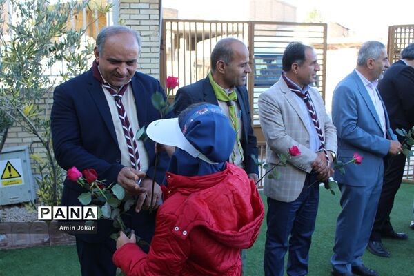 بازدید مشاور رئیس سازمان دانش آموزی کشور از مدرسه تمام تشکیلاتی گندم شهرستان مرودشت