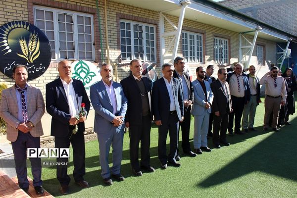 بازدید مشاور رئیس سازمان دانش آموزی کشور از مدرسه تمام تشکیلاتی گندم شهرستان مرودشت