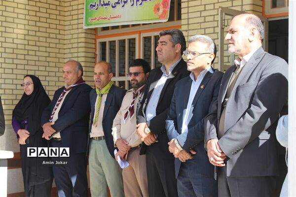 بازدید مشاور رئیس سازمان دانش آموزی کشور از مدرسه تمام تشکیلاتی  شهدای خیبر در شهرستان مرودشت