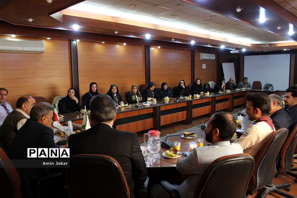 جلسه هم اندیشی سازمان دانش آموزی استان فارس