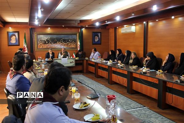 جلسه هم اندیشی سازمان دانش آموزی استان فارس