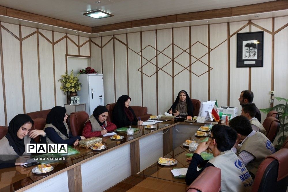 نشست خبرنگاران پانا با معاون نهضت سوادآموزی قزوین