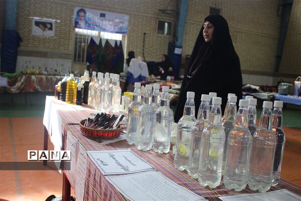 نمایشگاه صنایع دستی و دست ساخته های سواد آموزان