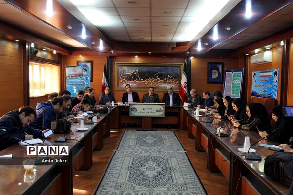 نشست خبری مدیرکل و معاون سوادآموزی آموزش و پرورش استان فارس به‌مناسبت آغاز هفته سواد‌آموزی