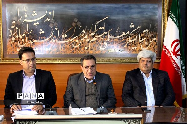 نشست خبری مدیرکل و معاون سوادآموزی آموزش و پرورش استان فارس به‌مناسبت آغاز هفته سواد‌آموزی
