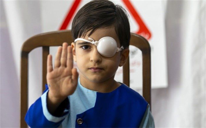 معاینه ۶ هزار و ۷۰۰ کودک میبدی در طرح تنبلی چشم