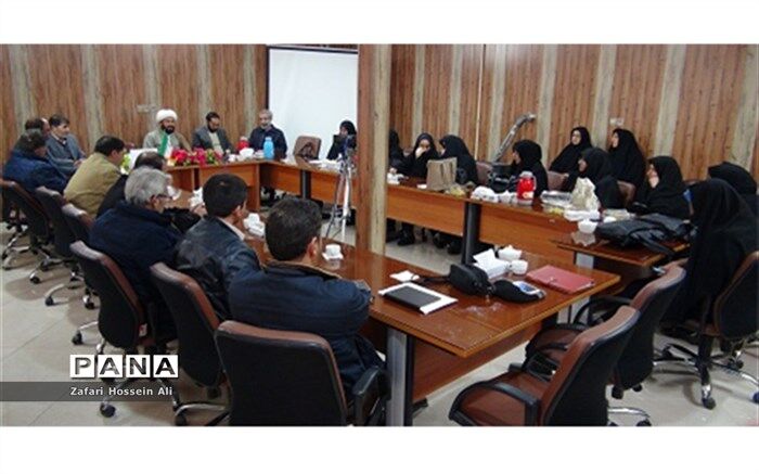 در جامعه اسلامی باید فضیلت ها، ارزش ها و قرآن کریم حاکم باشد