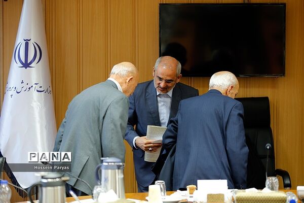 دیدار  اعضای هیات امنای انجمن علمی اولیا و مربیان با وزیر آموزش و پرورش