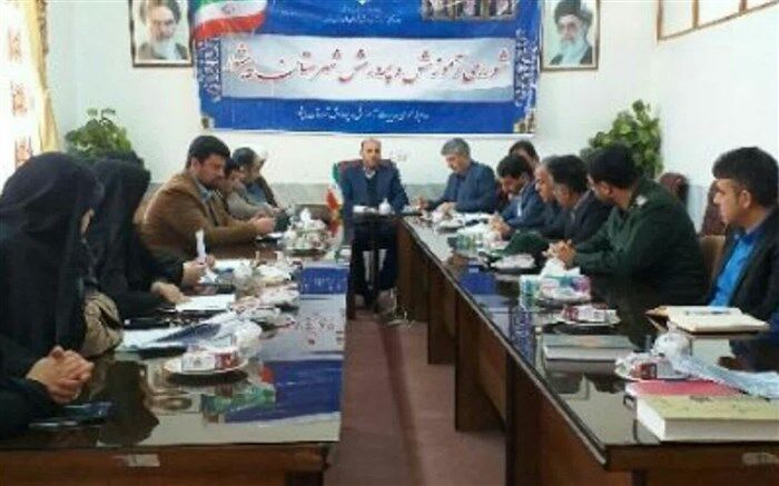 فرماندار پیشوا: پرداختن به  موضوع آسیب‌های اجتماعی  اولویت‌ آموزش و پرورش است