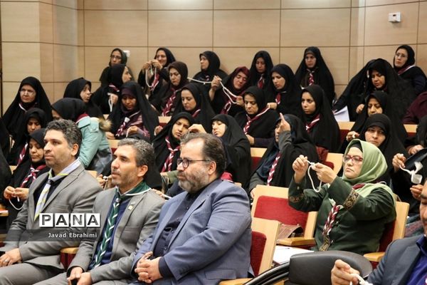 کارگاه آموزشی مربیان پیشتاز سازمان دانش‌آموزی ناحیه 2 آموزش و پرورش مشهد