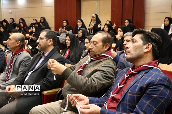 کارگاه آموزشی مربیان پیشتاز سازمان دانش‌آموزی ناحیه 2 آموزش و پرورش مشهد