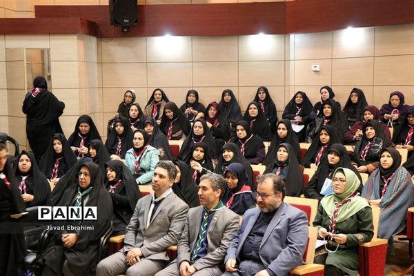 کارگاه آموزشی مربیان پیشتاز سازمان دانش‌آموزی ناحیه 2 آموزش و پرورش مشهد