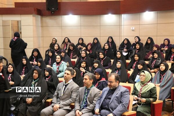 کارگاه آموزشی مربیان پیشتاز سازمان دانش‌آموزی ناحیه 2 آموزش و پرورش مشهد