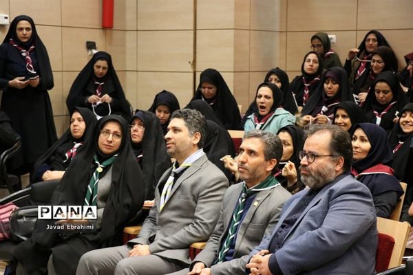 کارگاه آموزشی مربیان پیشتاز سازمان دانش‌آموزی ناحیه 2 آموزش و پرورش مشهد