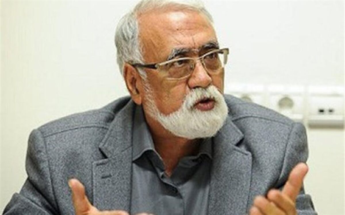 غلامرضا موسوی: پروانه ساخت و نمایش برای شبکه نمایش خانگی را تلویزیون بدهد
