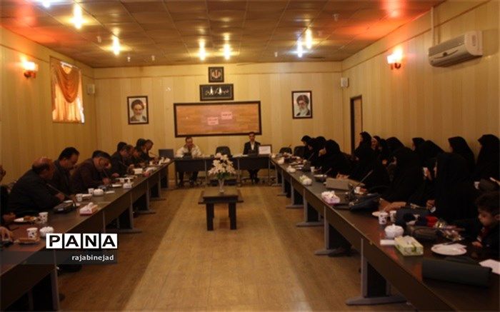 جلسه طرح معرفت مربیان ومعاونین پرورشی ابرکوه برگزارشد