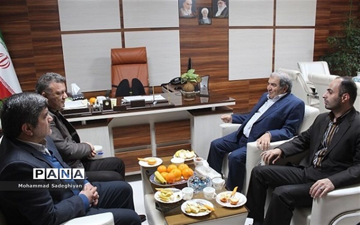دیدار حنیف نیا با متحدان، خیرنیک اندیش مدرسه ساز منطقه19