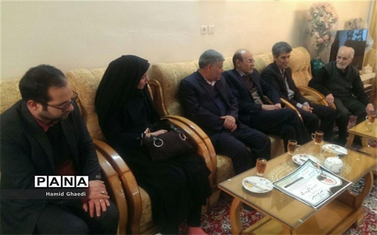 دیدار معاون پرورشی اداره کل آموزش و پرورش اصفهان با خیر مدرسه ساز