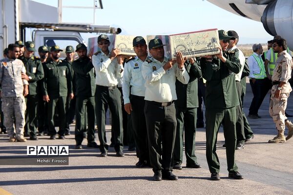 ورود پیکر مطهر دو شهید گمنام به استان هرمزگان