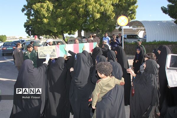 ورود پیکر مطهر دو شهید گمنام به استان هرمزگان