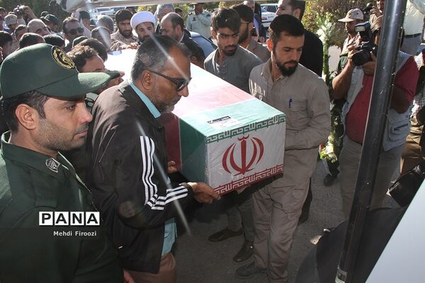 ورود پیکر مطهر دو شهید گمنام به استان هرمزگان