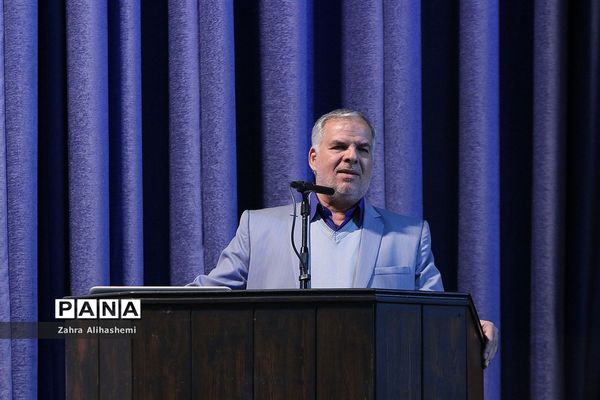 همایش تقدیر از معلمان پژوهنده شهر تهران