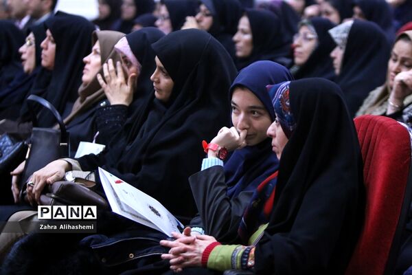 همایش تقدیر از معلمان پژوهنده شهر تهران