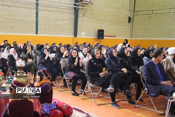 جشن بزرگ شب یلدا ویژه دانش آموزان مدرسه استثنایی علامه طباطبایی۲